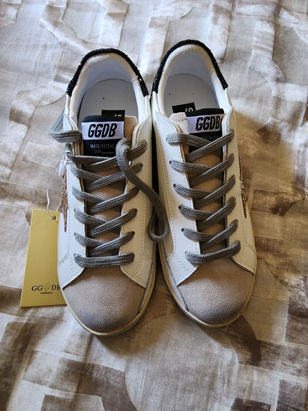 GGDB Womens  White & Taupe Sneakers - Classic Low-Top